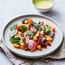 Geroosterde bieten en bospeen salade met sumak (delivery)